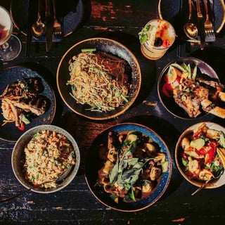 900_Little-V-restaurant